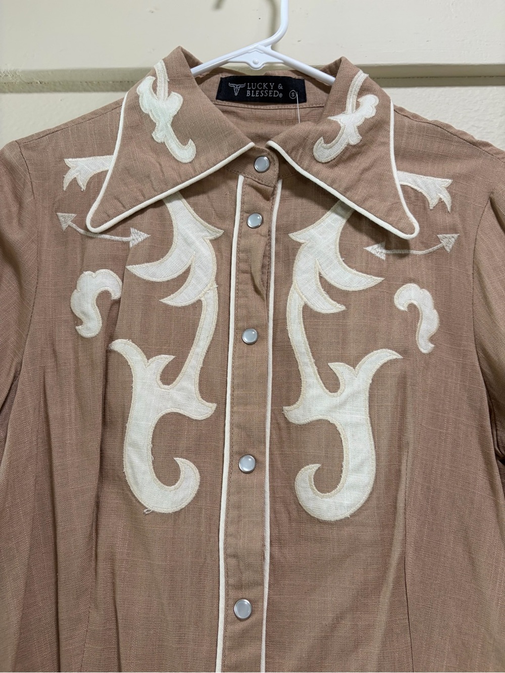 Lucky & Blessed Tan Western Snap Shirt with White/Cream Embroidery - Picture 4 of 11